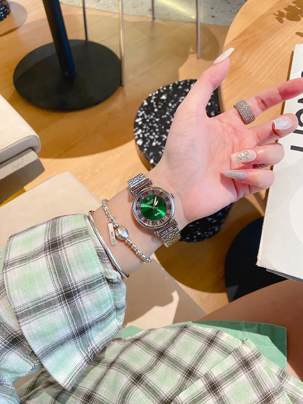 ブランド時計全体デザイン